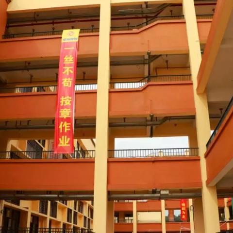 螓首蛾眉